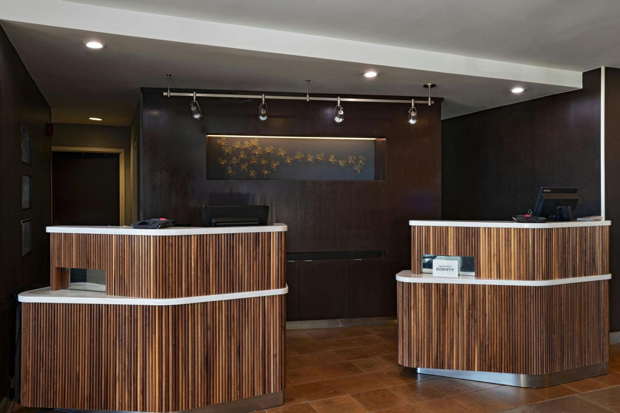 Courtyard Laredo Hotel Exterior photo