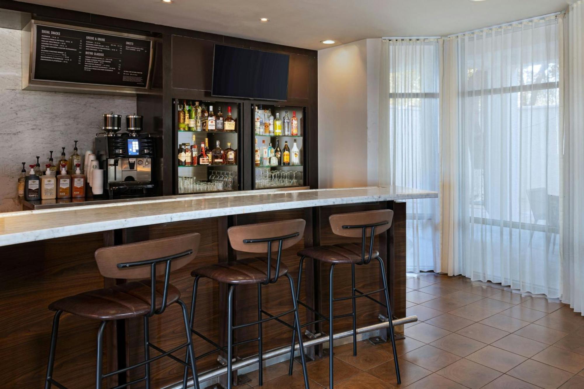 Courtyard Laredo Hotel Exterior photo